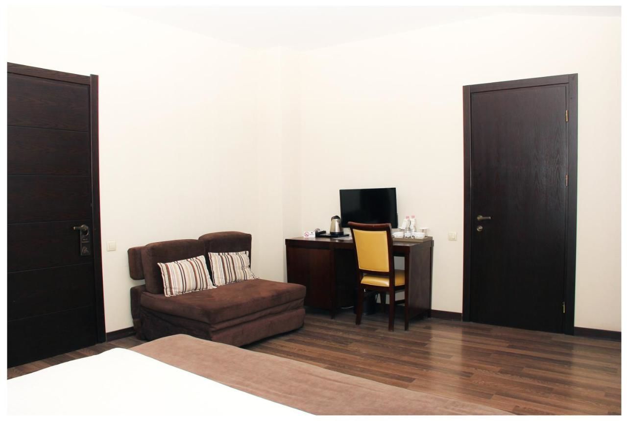 Отель Hotel Orion Old Town Тбилиси-17