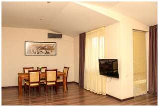 Отель Hotel Orion Old Town Тбилиси Люкс-8