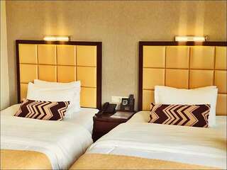 Отель Hotel Orion Old Town Тбилиси Стандартный двухместный номер с 2 отдельными кроватями-9