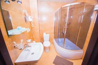 Отель Hotel Orion Old Town Тбилиси Стандартный двухместный номер с 1 кроватью-11